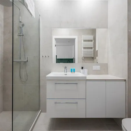 Comfort Modern By Bookinghost דירה