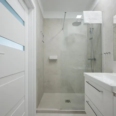 Comfort Modern By Bookinghost アパート